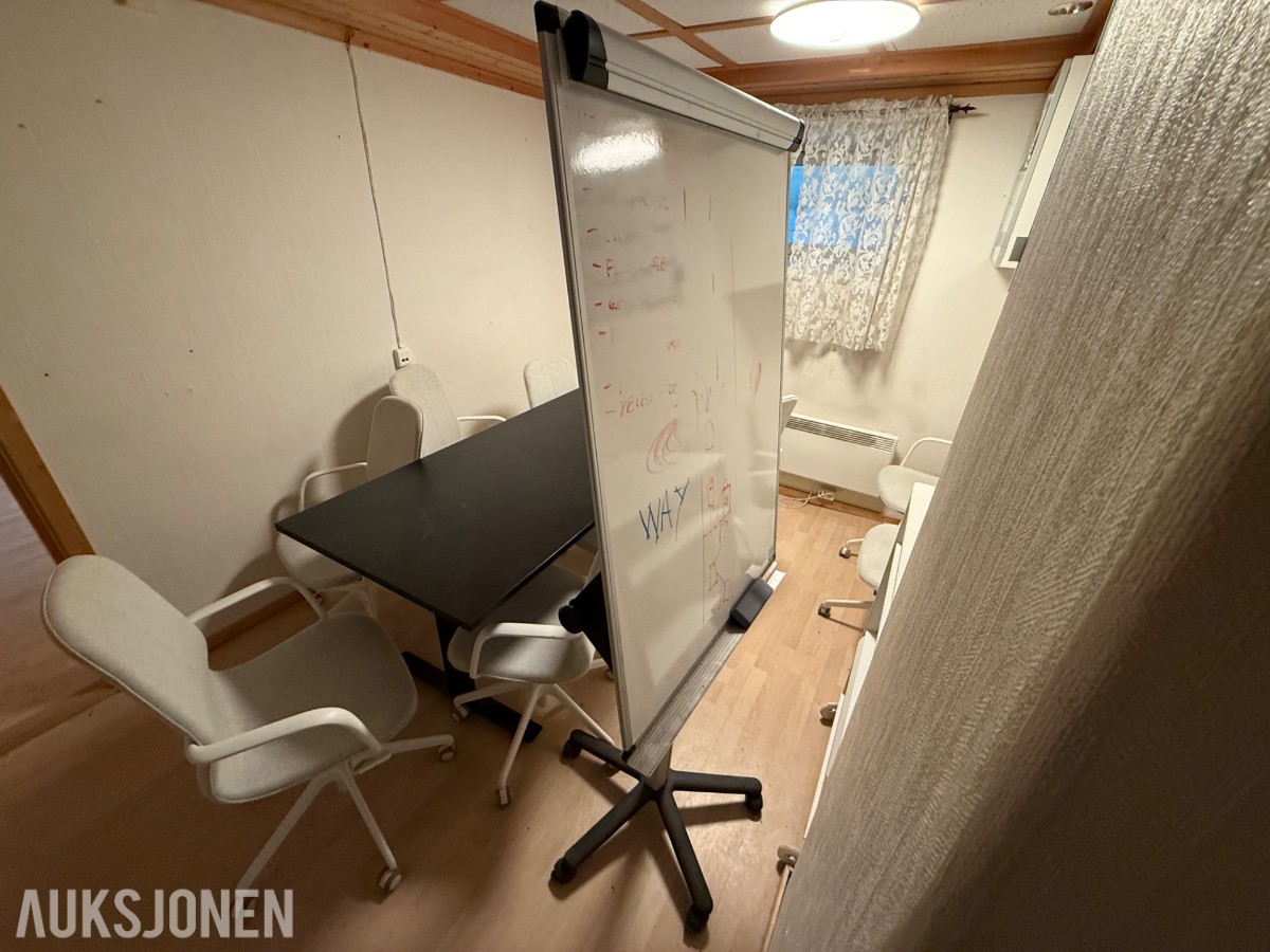 Møterom – komplett pakke med bord, stoler og tavler