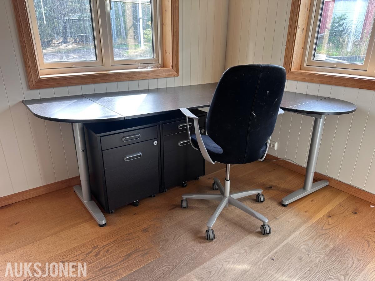 2015 IKEA Galant Skrivebord og skuffeseksjoner