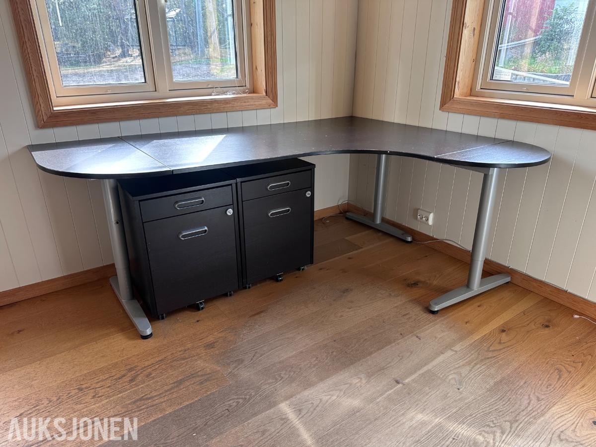 2015 IKEA Galant Skrivebord og skuffeseksjoner