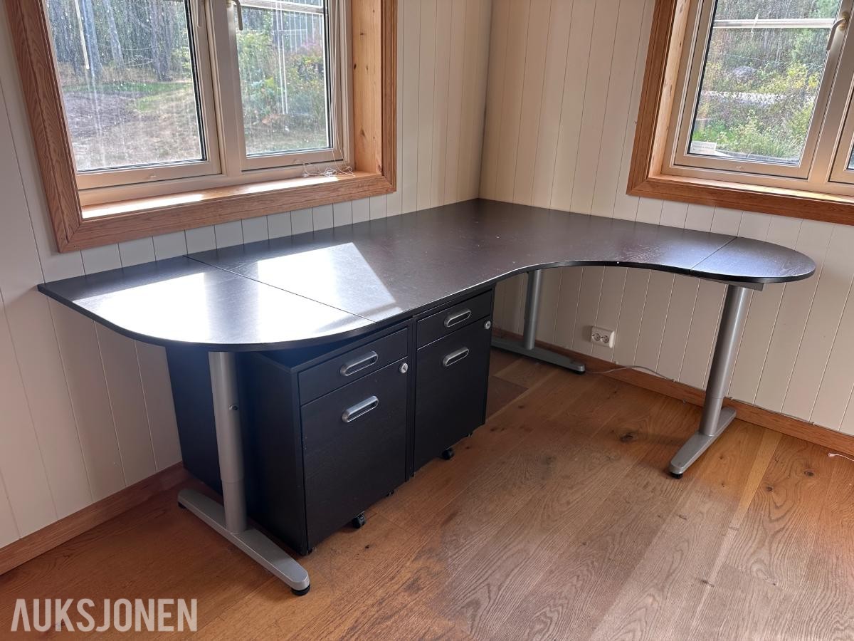 2015 IKEA Galant Skrivebord og skuffeseksjoner