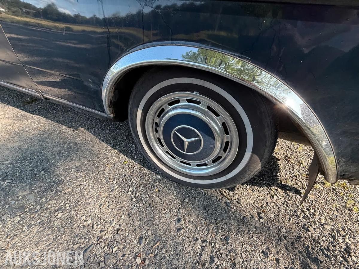1984 Mercedes-Benz 230ce manuell soltak s+v dekk