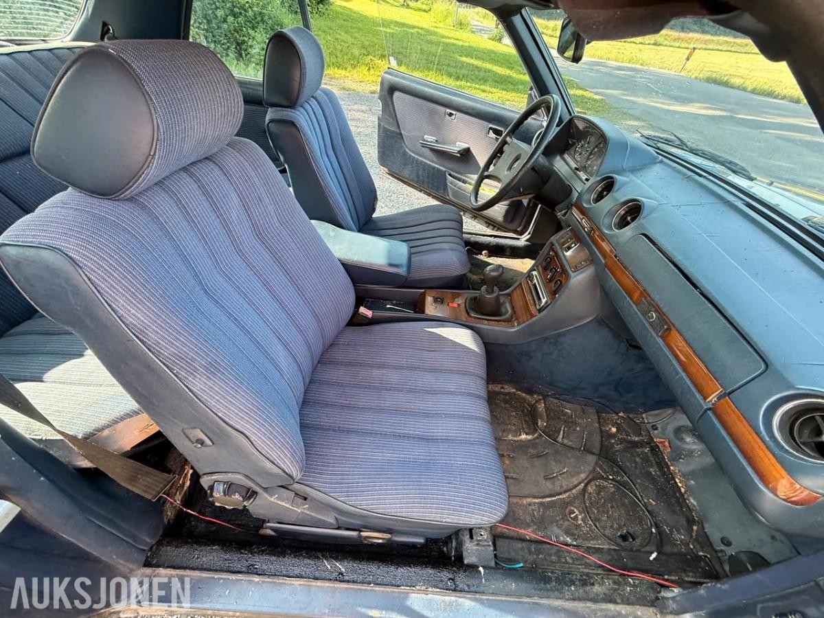 1984 Mercedes-Benz 230ce manuell soltak s+v dekk