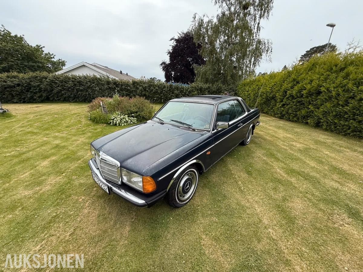 1984 Mercedes-Benz 230ce manuell soltak s+v dekk