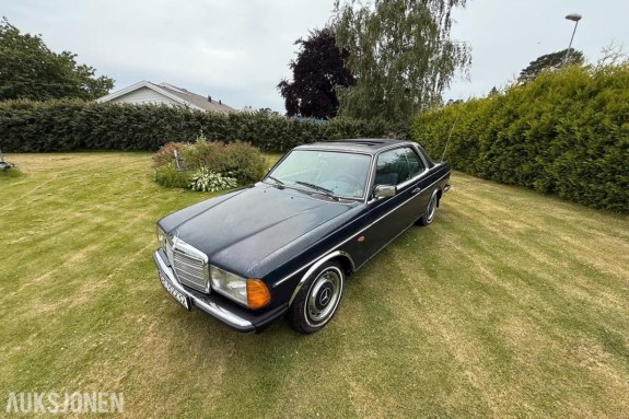 1984 Mercedes-Benz 230ce manuell soltak s+v dekk