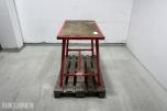 Sammenleggbart arbeidsbord med metallunderstel