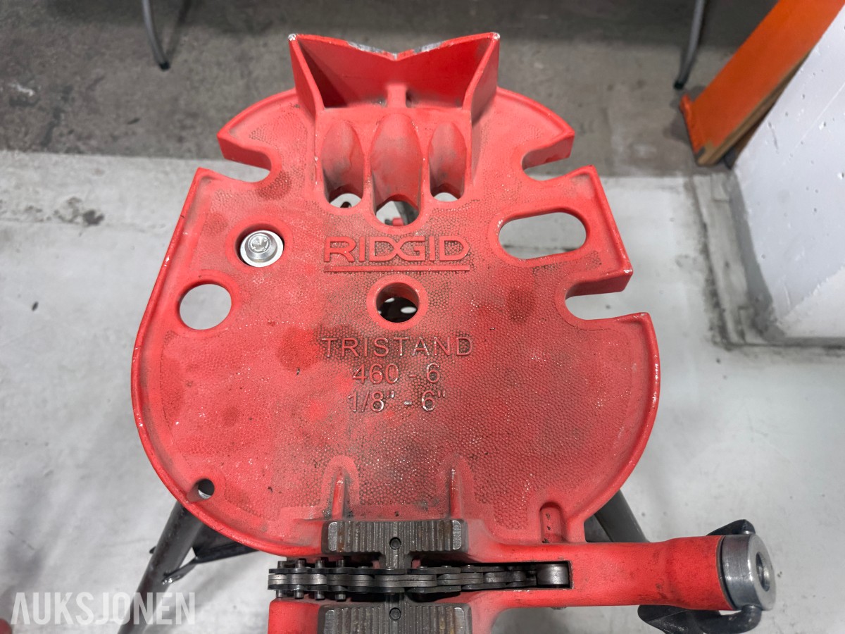 RIDGID 300 Compact rørgjengemaskin med rørverktøy og stativer