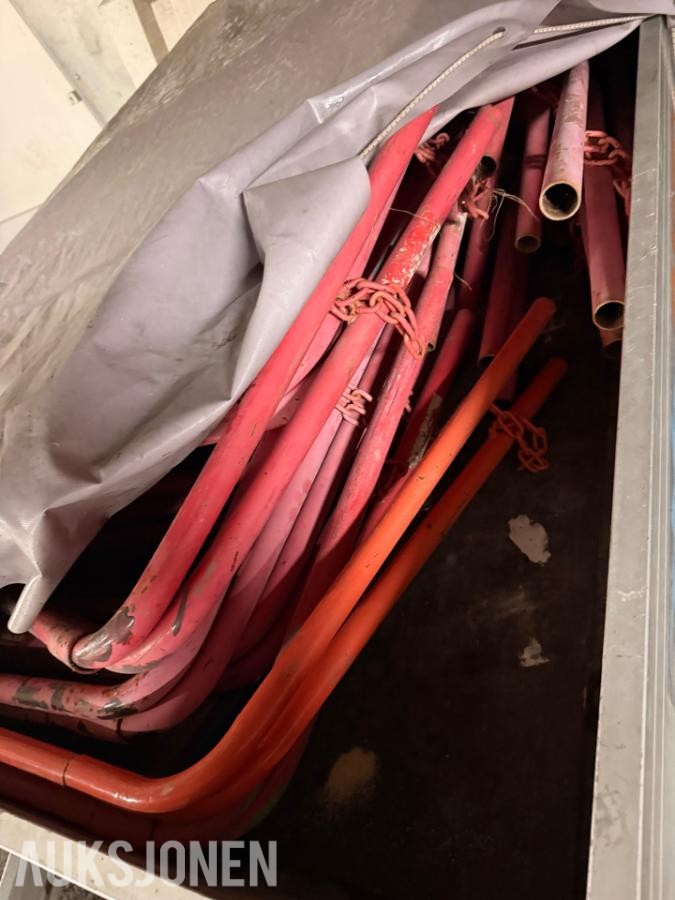 37 stk. solide arbeidsbukker i stål