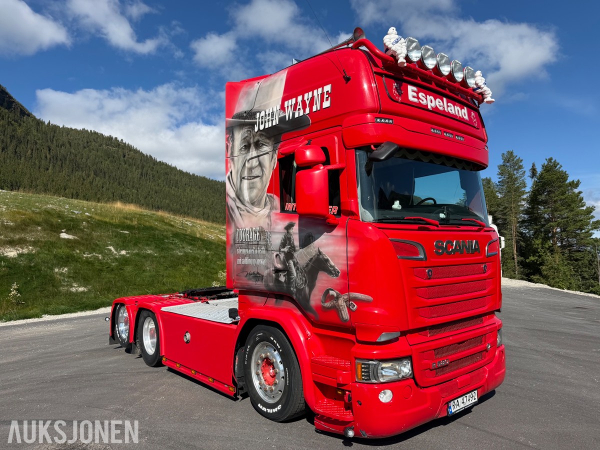 Scania R 580. Motivlakkert, Heltrukket innvendig, Manuell ++