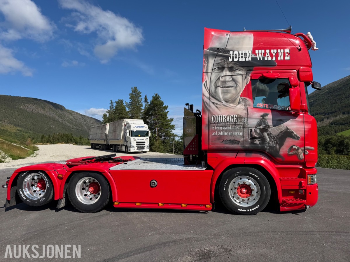 Scania R 580. Motivlakkert, Heltrukket innvendig, Manuell ++