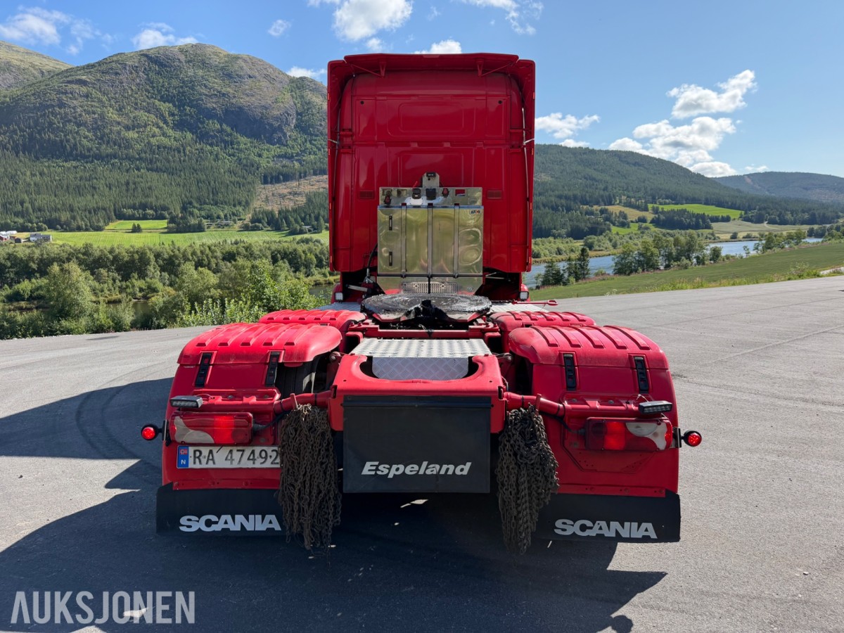 Scania R 580. Motivlakkert, Heltrukket innvendig, Manuell ++
