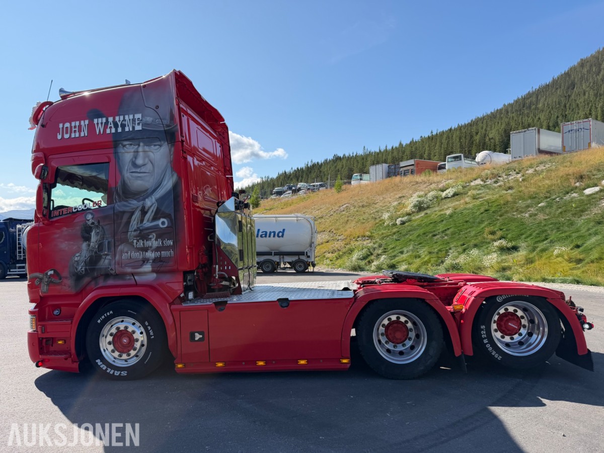 Scania R 580. Motivlakkert, Heltrukket innvendig, Manuell ++