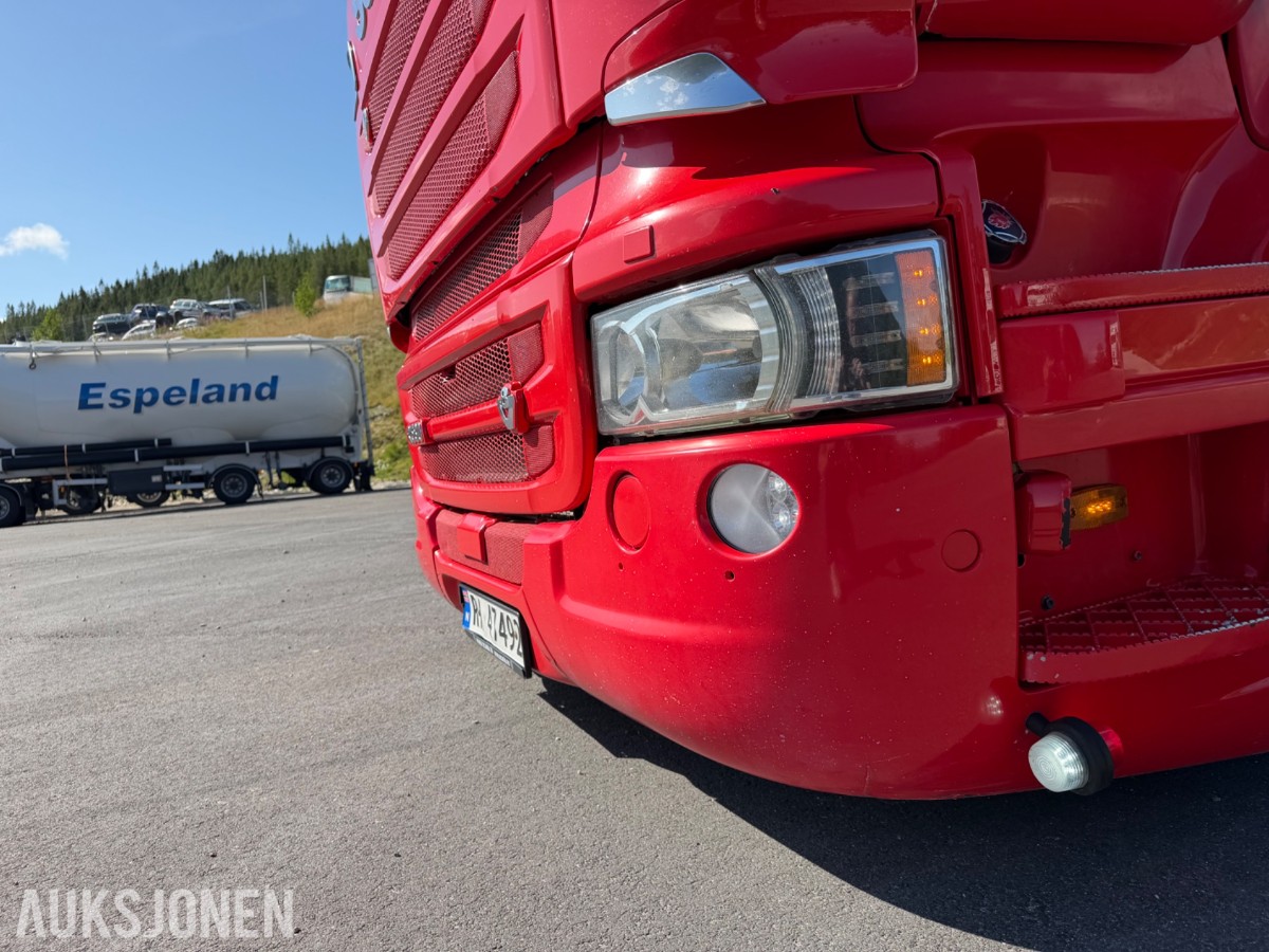 Scania R 580. Motivlakkert, Heltrukket innvendig, Manuell ++