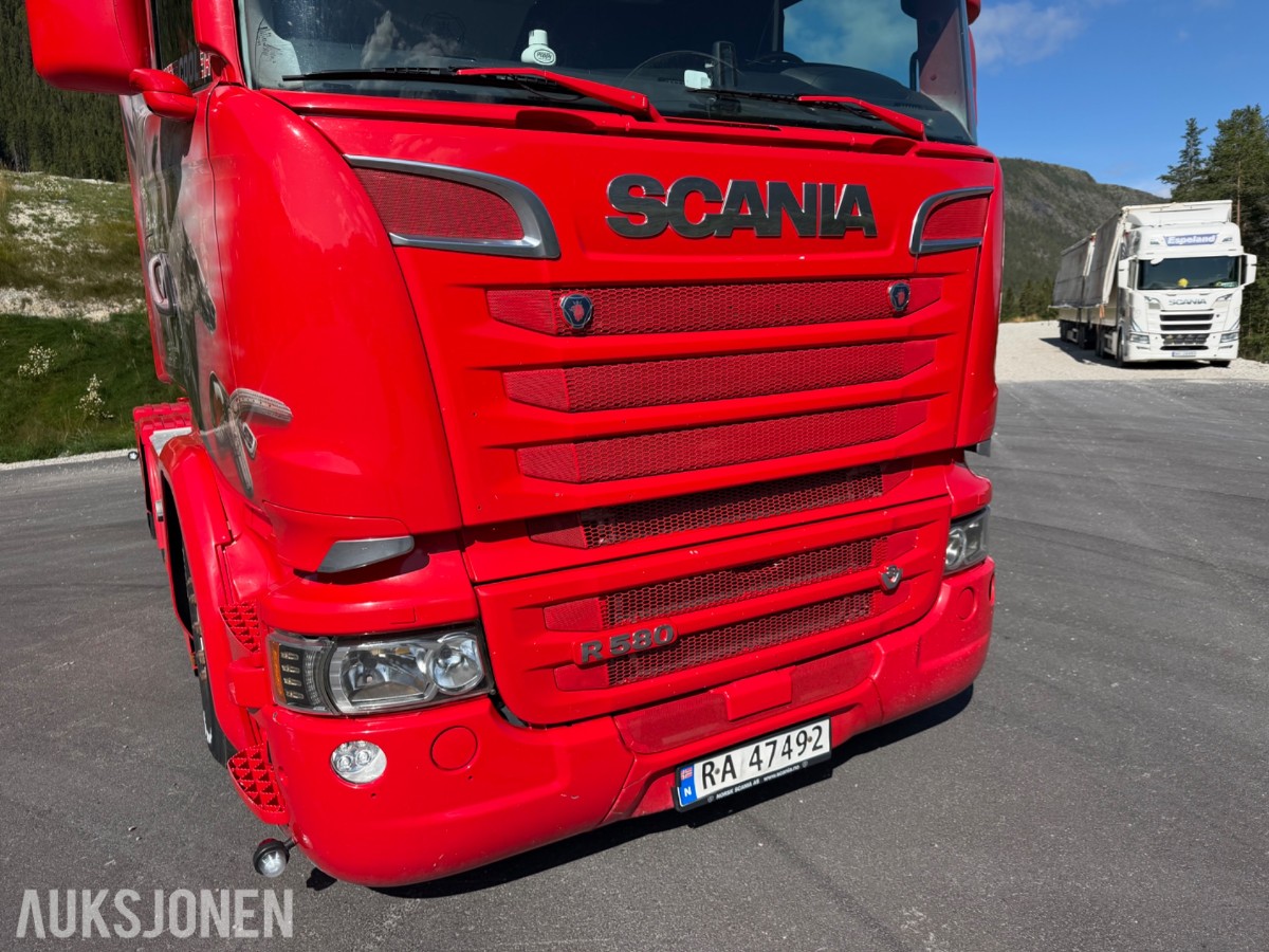 Scania R 580. Motivlakkert, Heltrukket innvendig, Manuell ++
