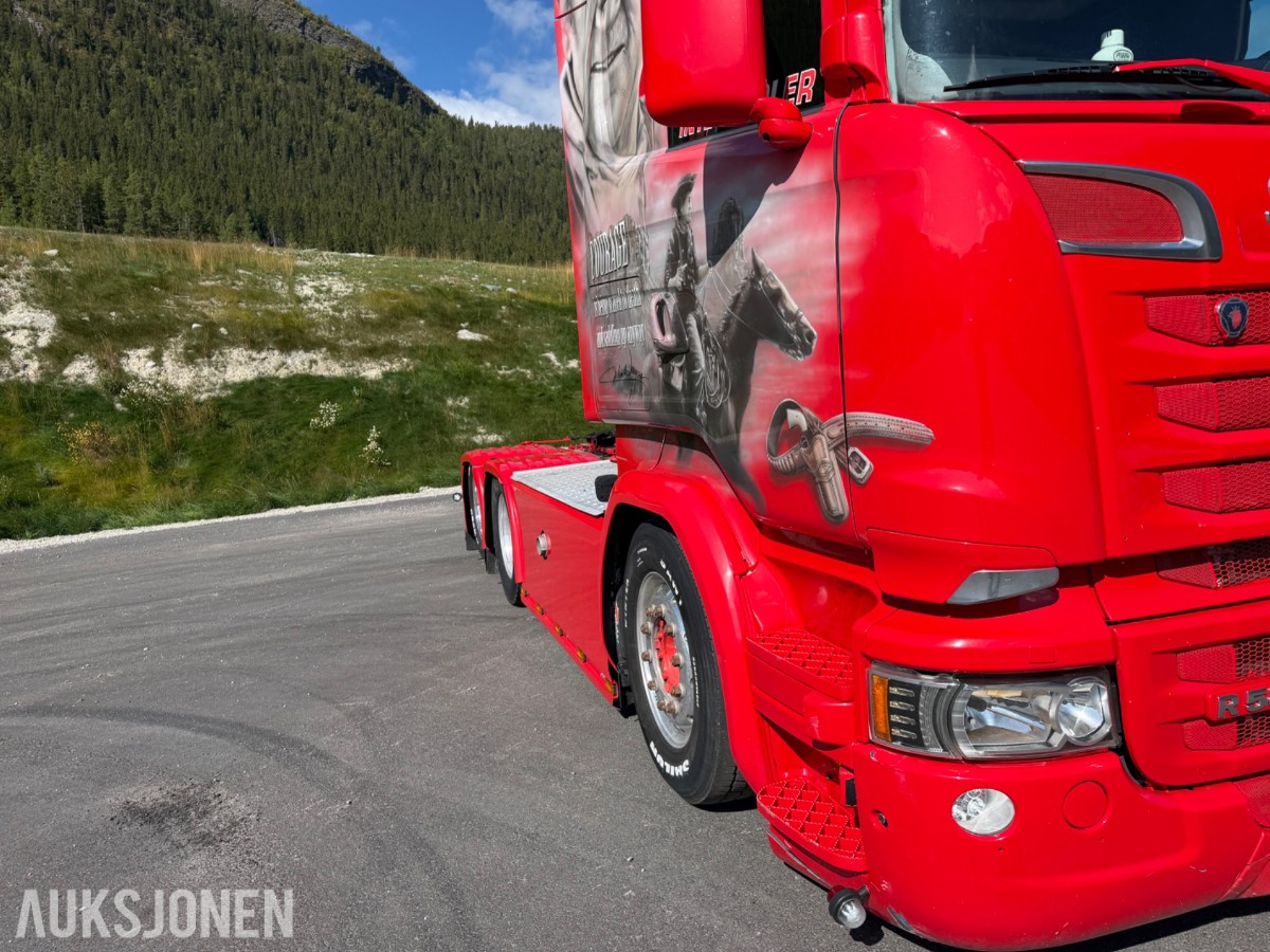 Scania R 580. Motivlakkert, Heltrukket innvendig, Manuell ++