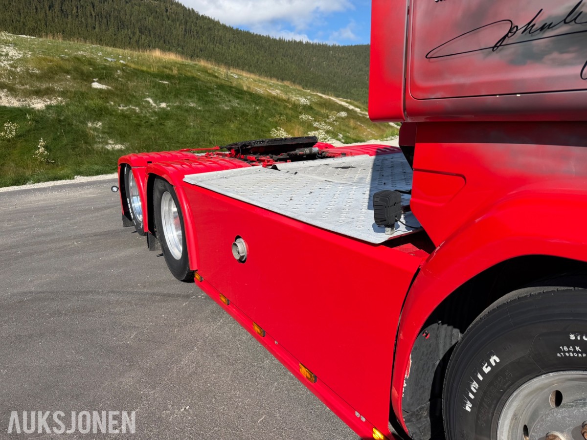Scania R 580. Motivlakkert, Heltrukket innvendig, Manuell ++