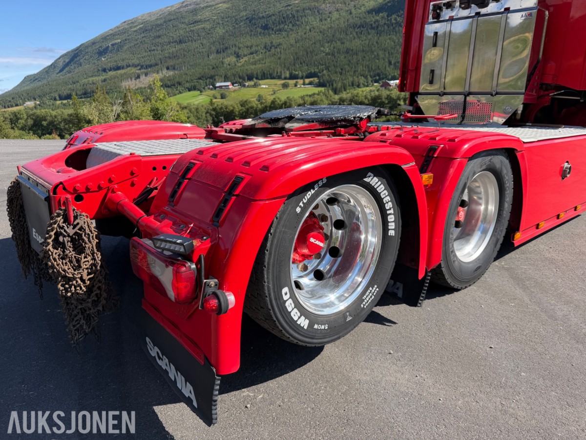 Scania R 580. Motivlakkert, Heltrukket innvendig, Manuell ++