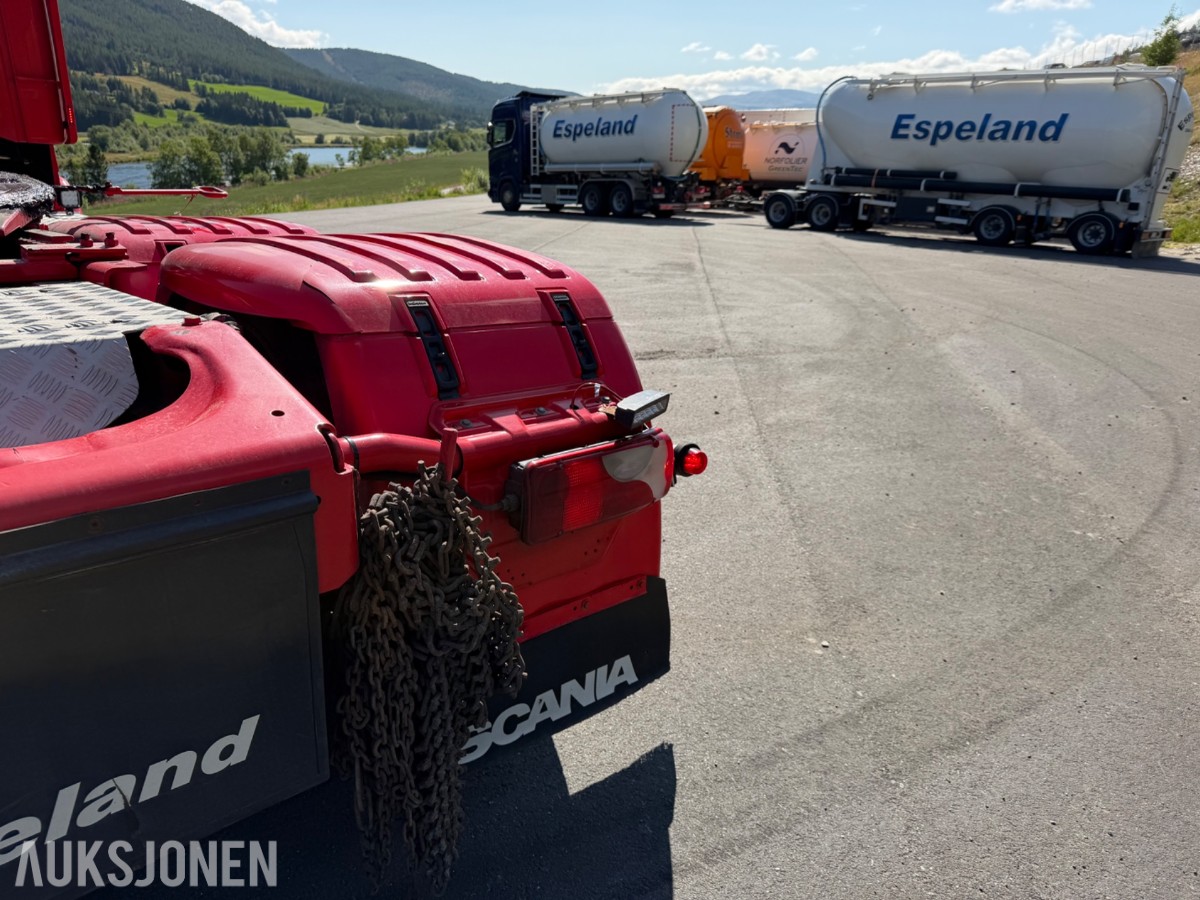 Scania R 580. Motivlakkert, Heltrukket innvendig, Manuell ++