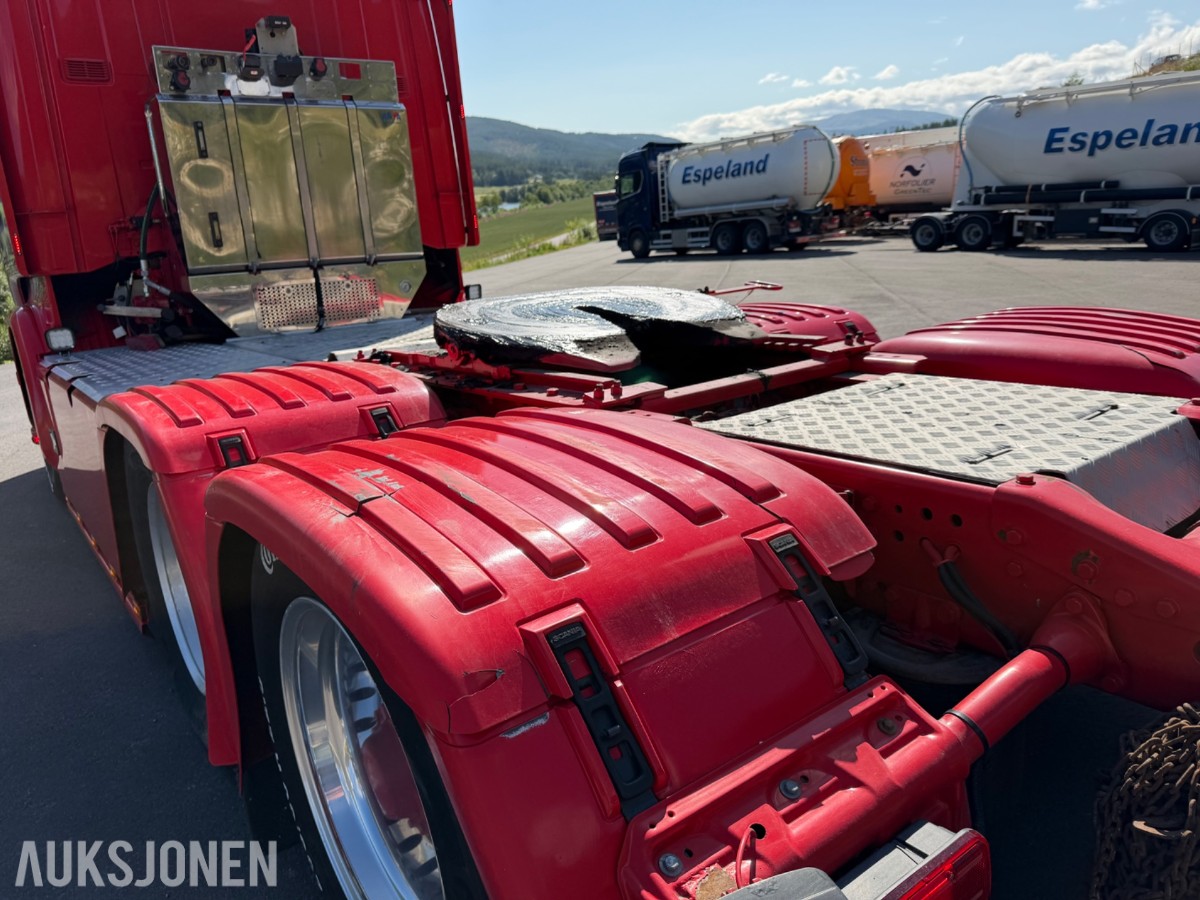 Scania R 580. Motivlakkert, Heltrukket innvendig, Manuell ++