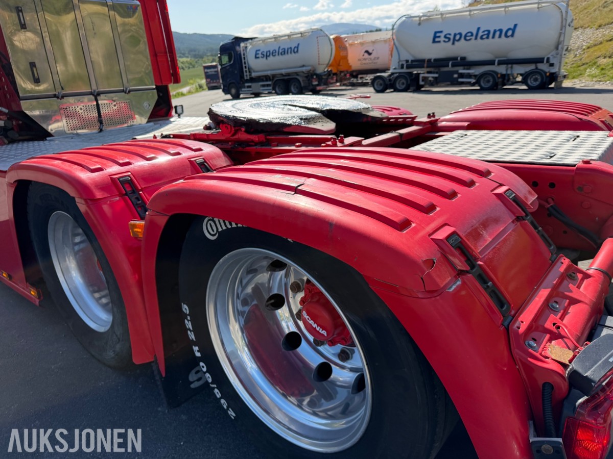 Scania R 580. Motivlakkert, Heltrukket innvendig, Manuell ++