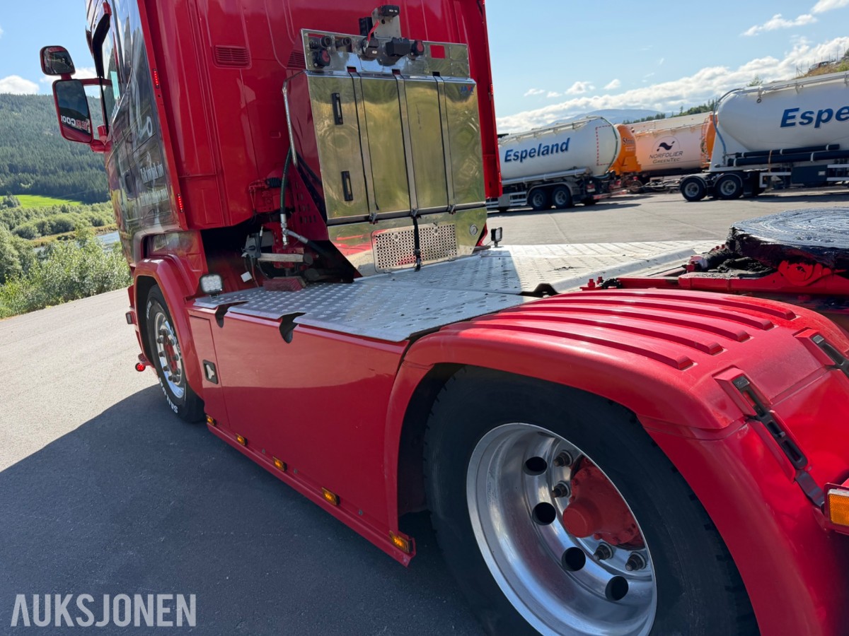 Scania R 580. Motivlakkert, Heltrukket innvendig, Manuell ++
