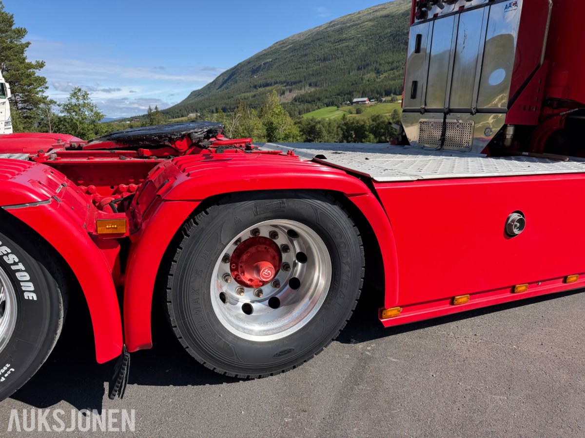 Scania R 580. Motivlakkert, Heltrukket innvendig, Manuell ++