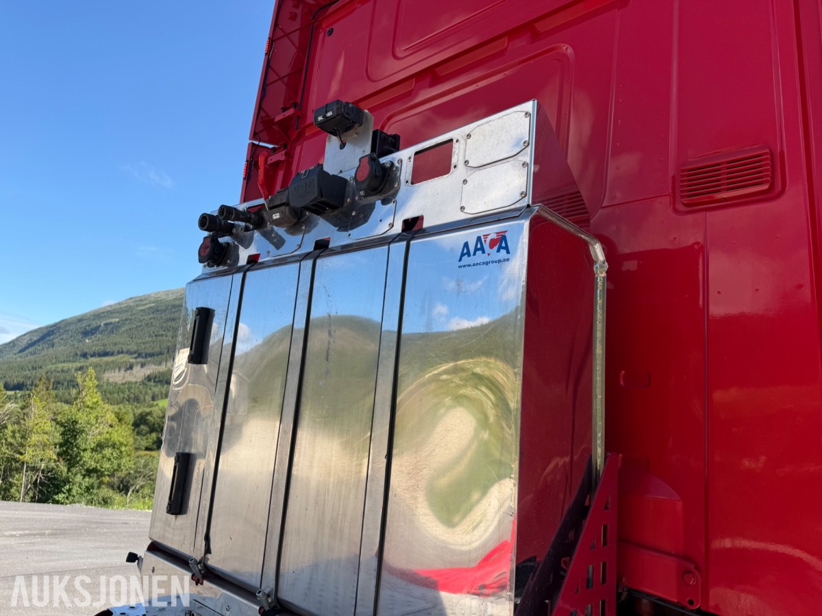 Scania R 580. Motivlakkert, Heltrukket innvendig, Manuell ++