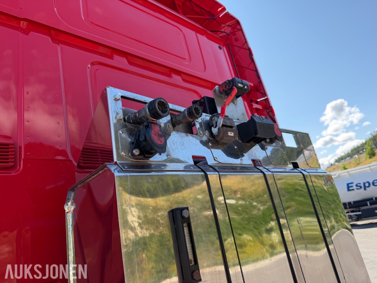 Scania R 580. Motivlakkert, Heltrukket innvendig, Manuell ++