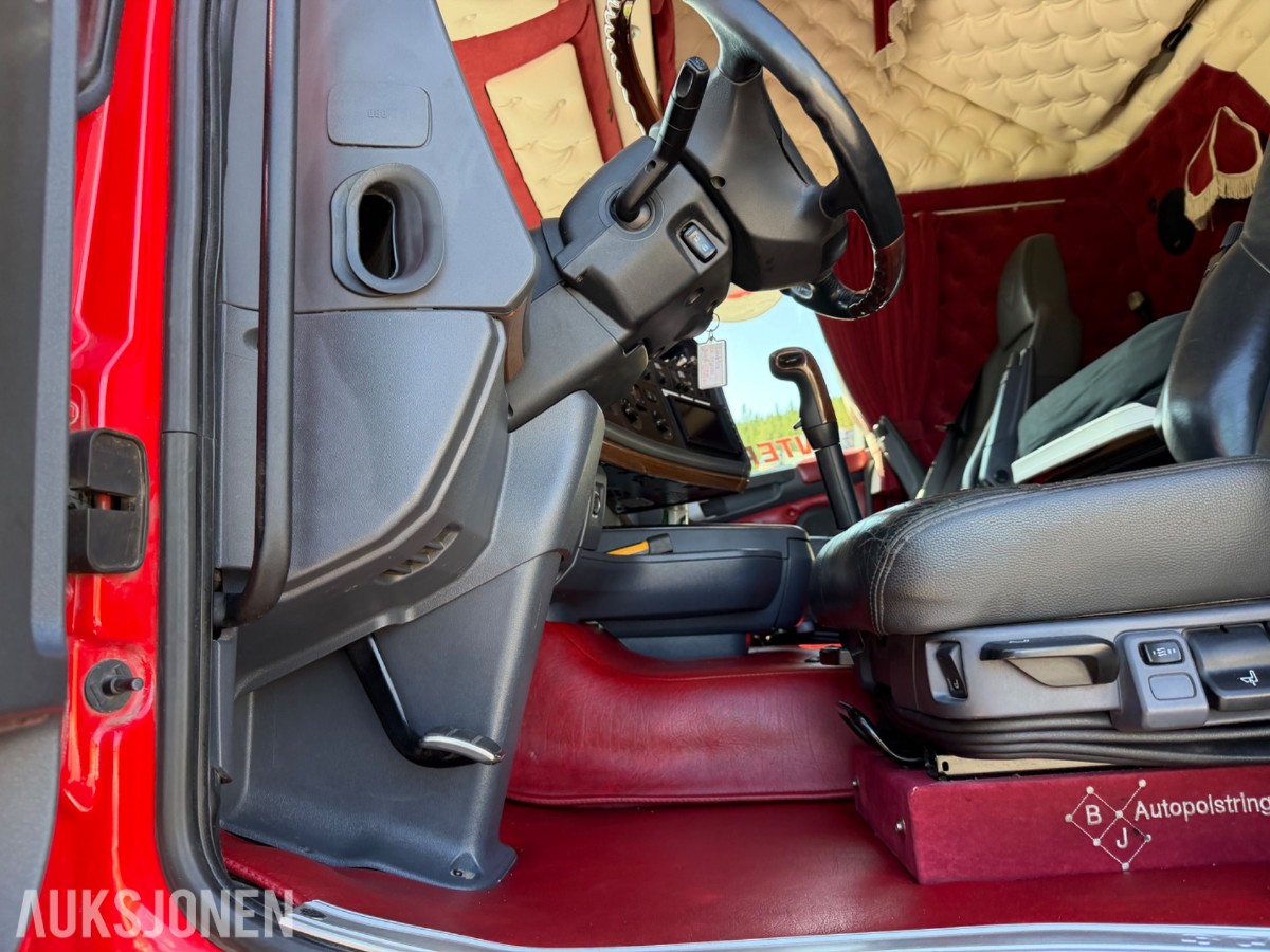 Scania R 580. Motivlakkert, Heltrukket innvendig, Manuell ++