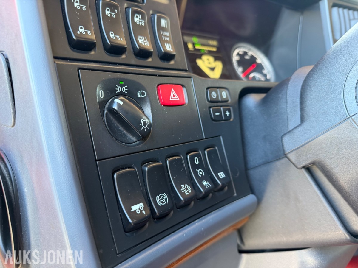 Scania R 580. Motivlakkert, Heltrukket innvendig, Manuell ++