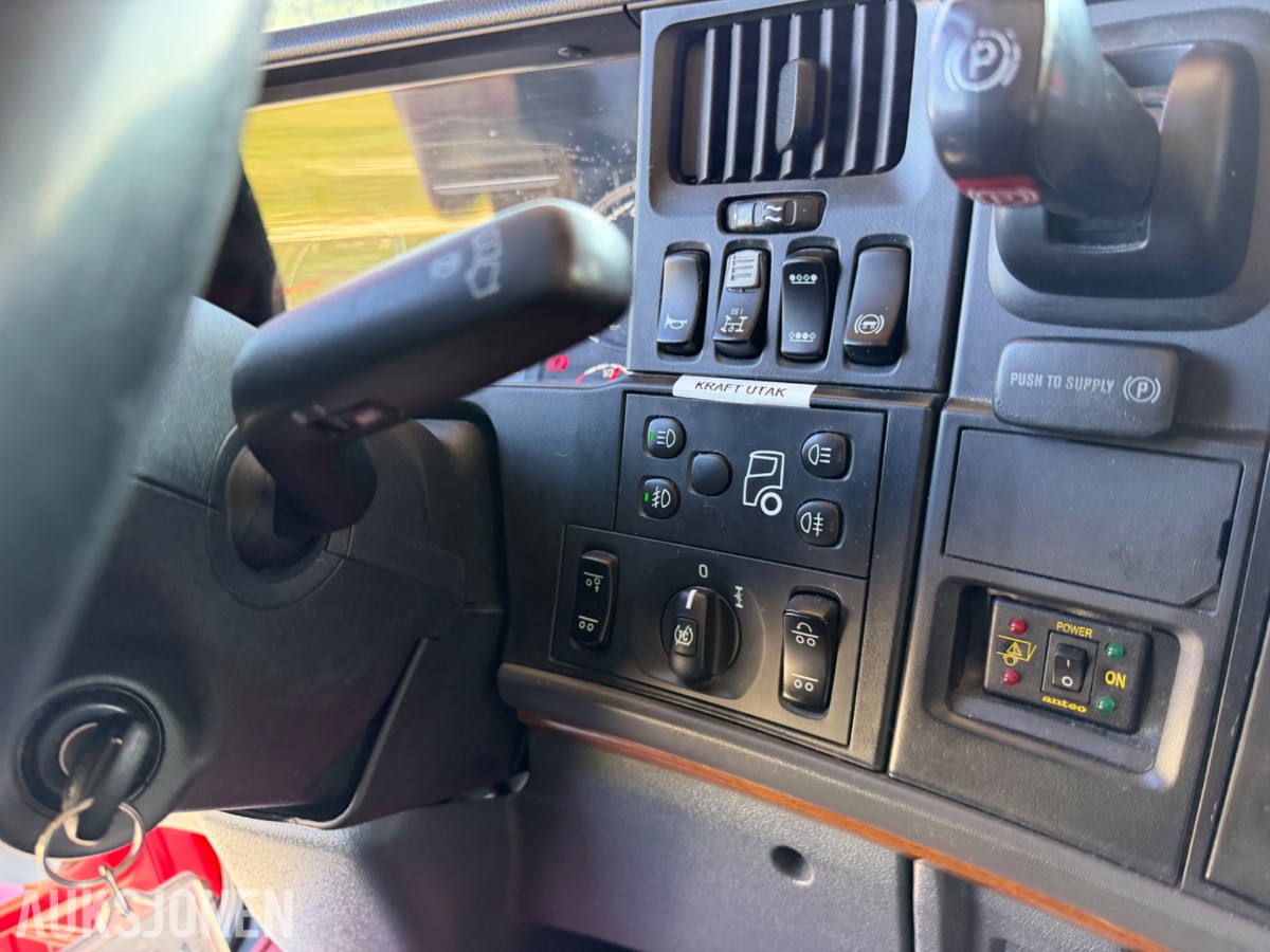 Scania R 580. Motivlakkert, Heltrukket innvendig, Manuell ++
