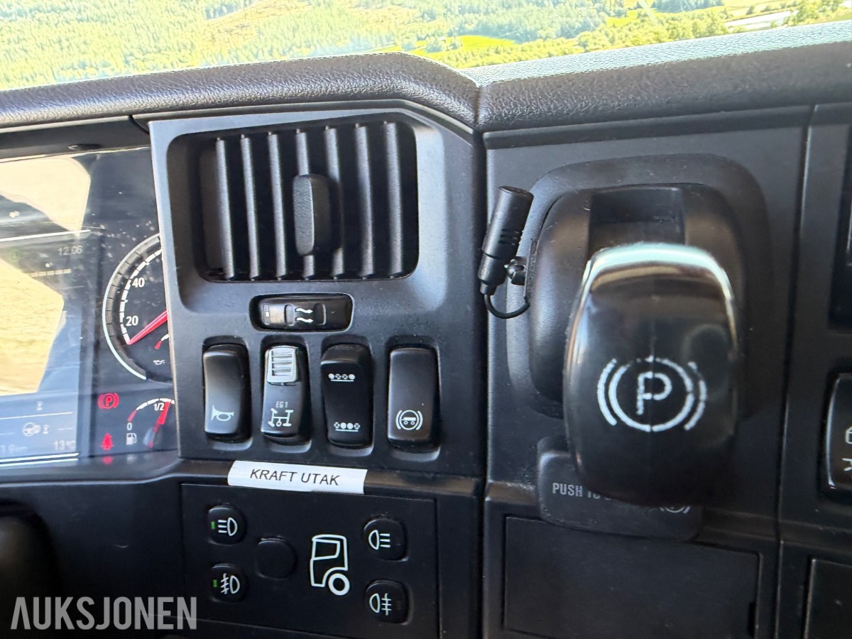 Scania R 580. Motivlakkert, Heltrukket innvendig, Manuell ++