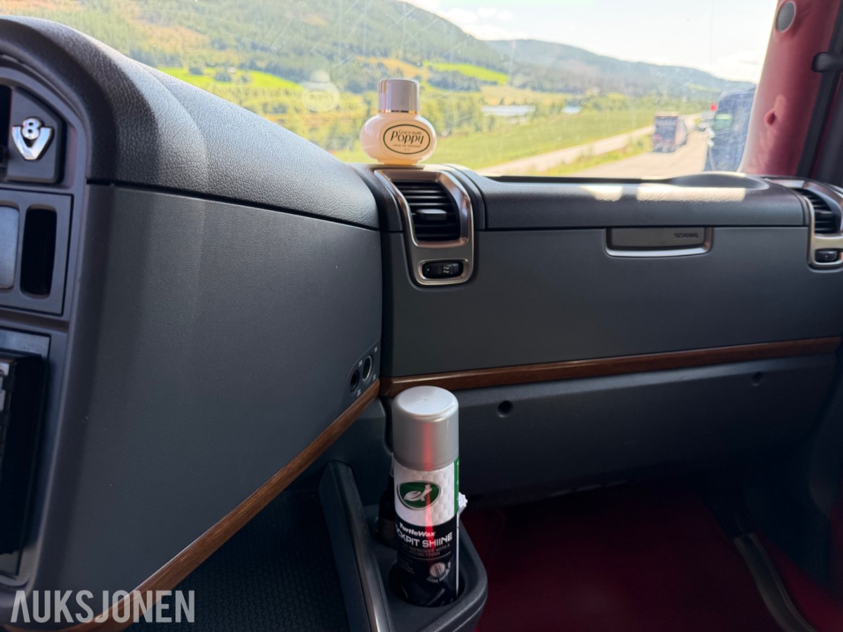 Scania R 580. Motivlakkert, Heltrukket innvendig, Manuell ++