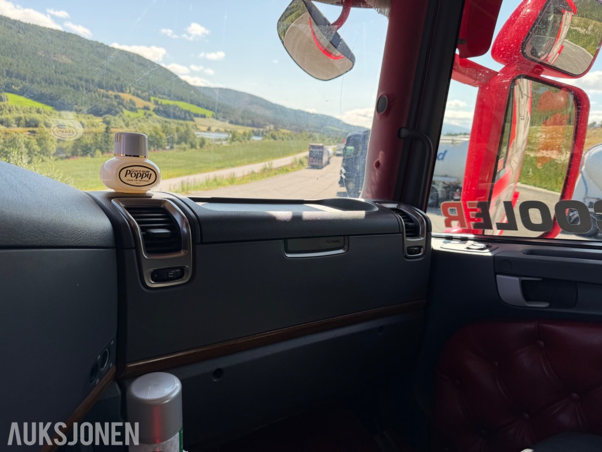 Scania R 580. Motivlakkert, Heltrukket innvendig, Manuell ++
