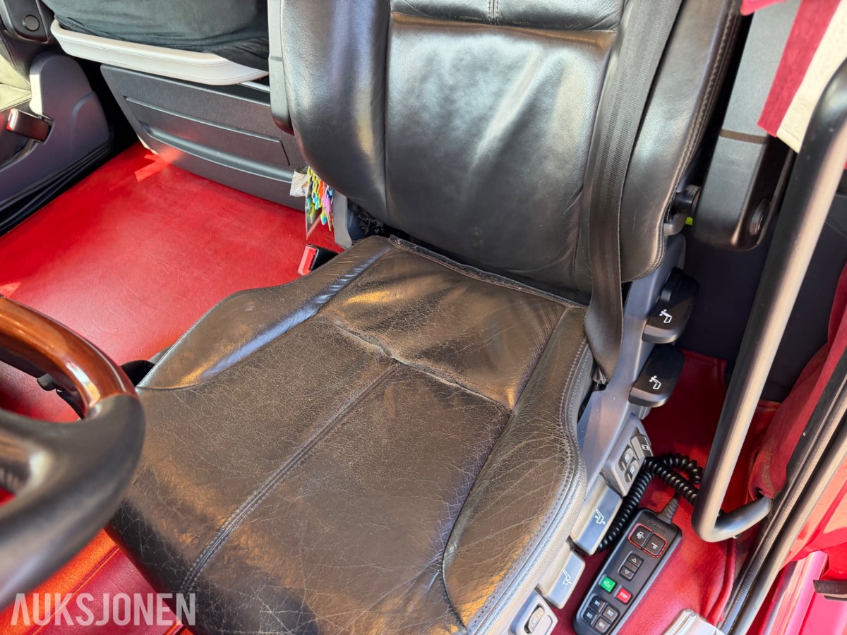 Scania R 580. Motivlakkert, Heltrukket innvendig, Manuell ++