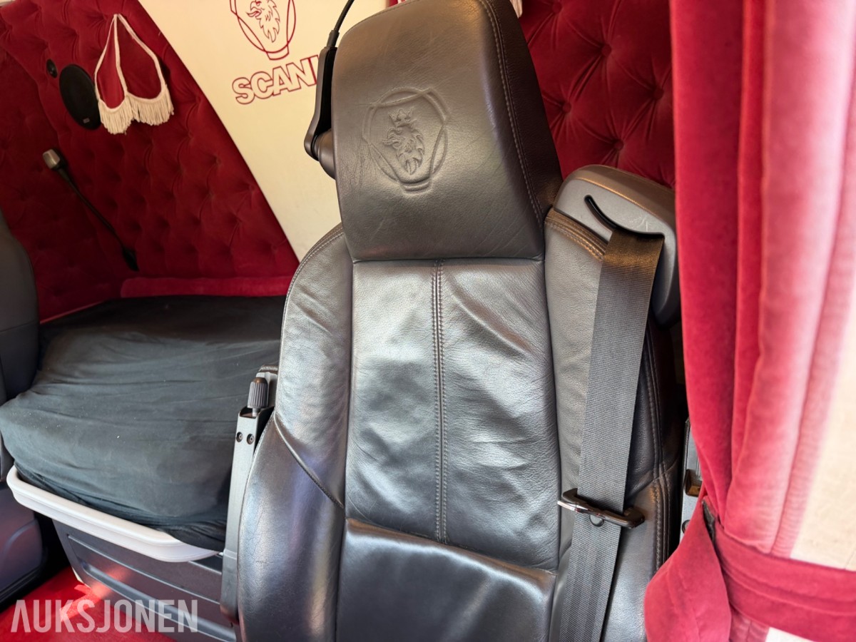 Scania R 580. Motivlakkert, Heltrukket innvendig, Manuell ++