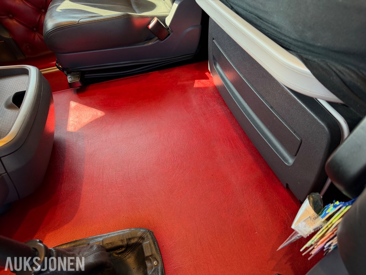 Scania R 580. Motivlakkert, Heltrukket innvendig, Manuell ++