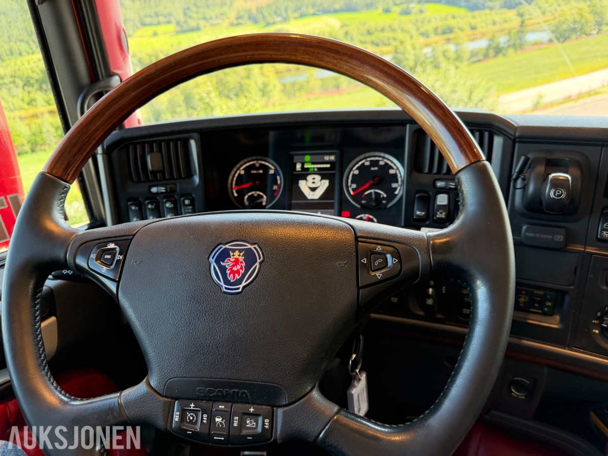 Scania R 580. Motivlakkert, Heltrukket innvendig, Manuell ++