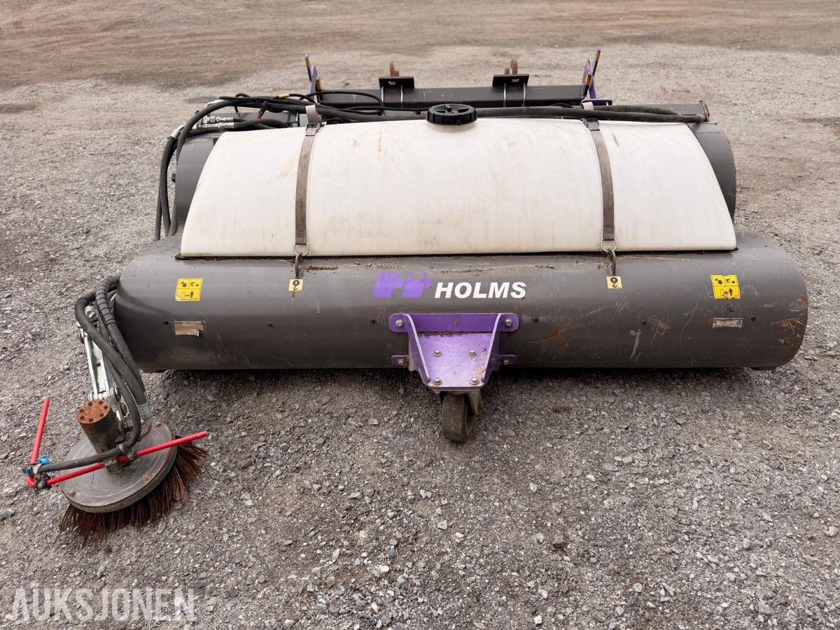 2020 Holms PL-2,15 feiemaskin med vanntank og sidebørste