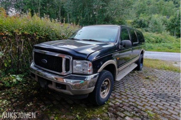 2001 Ford Excursion 6.8 314hk V10  AWD rep objekt  hengerfeste 