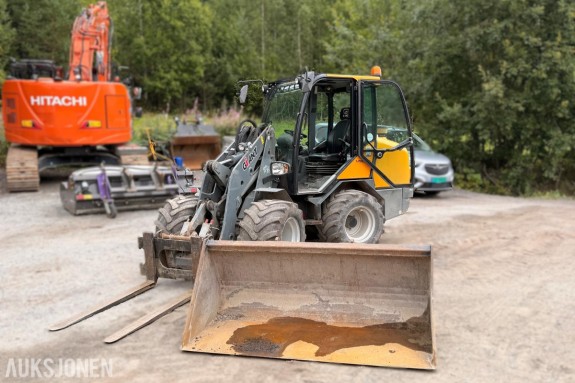 2019 Giant V5003 hjullaster – 3 318 timer – skuffe og pallegafler