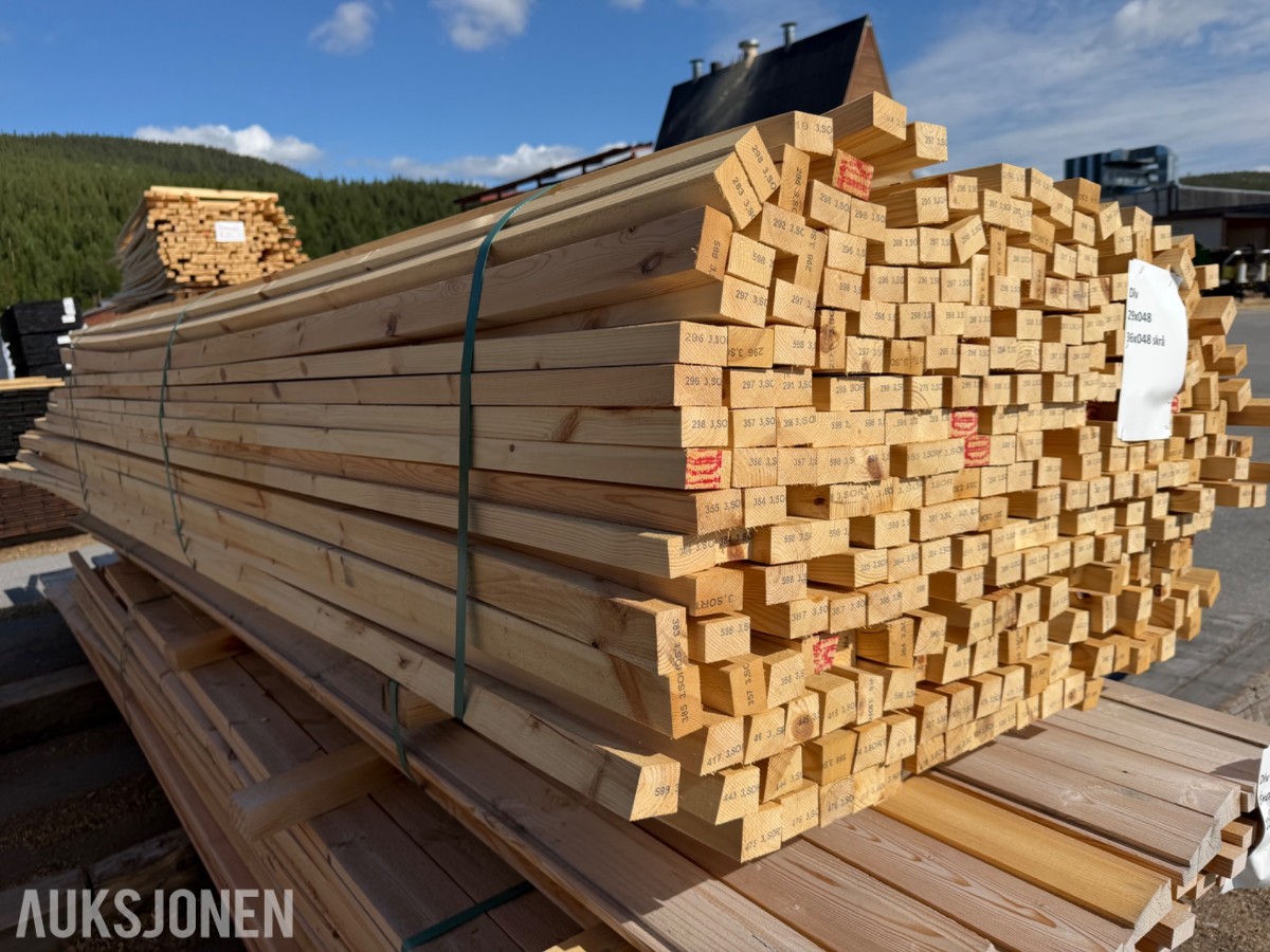 Furu. Pakke med utsorterte varianter materialer.