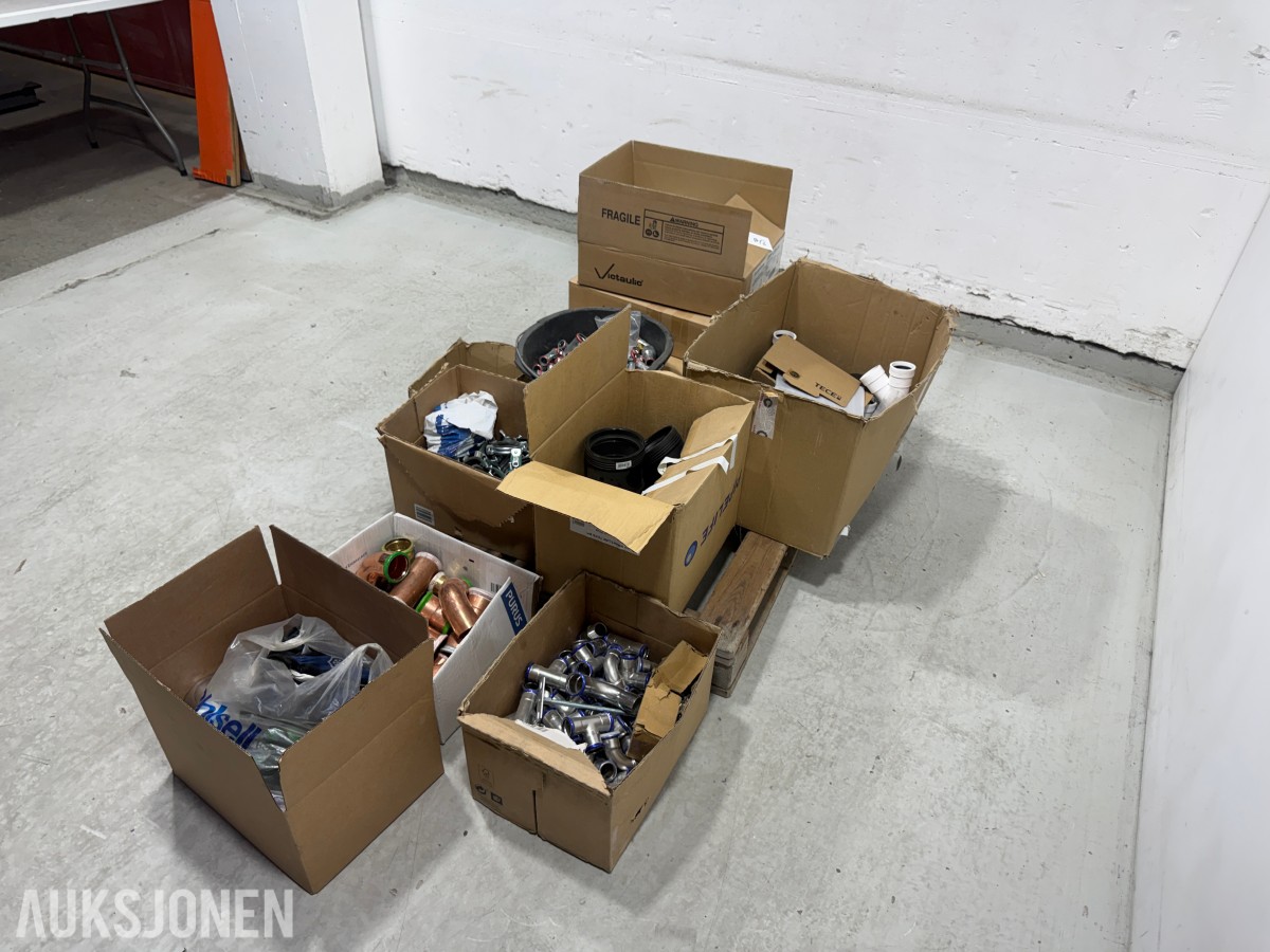 Stort parti rørdeler, pressfittings, sprinklerdeksler og festemateriell – Victaulic m.m.