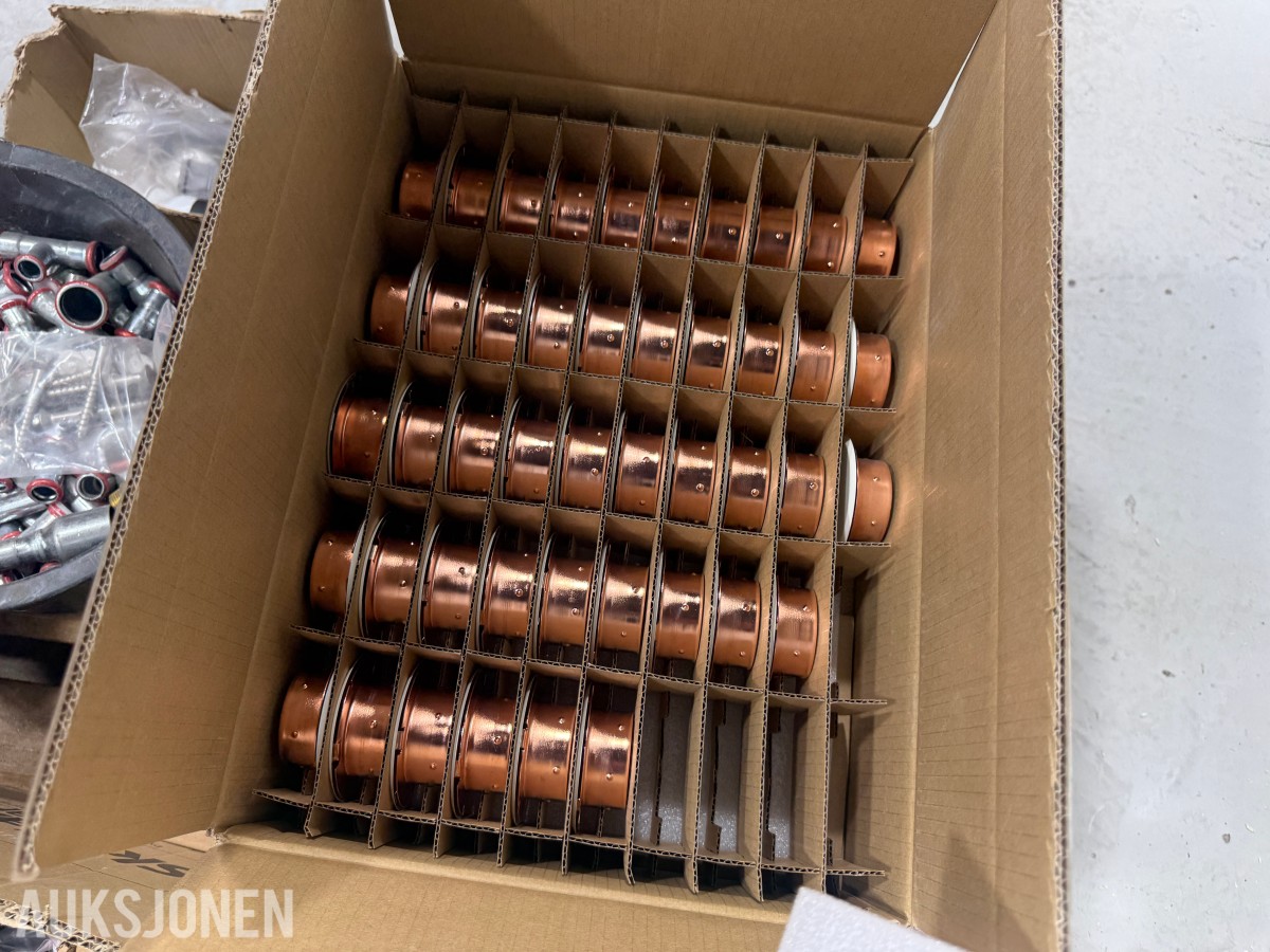 Stort parti rørdeler, pressfittings, sprinklerdeksler og festemateriell – Victaulic m.m.