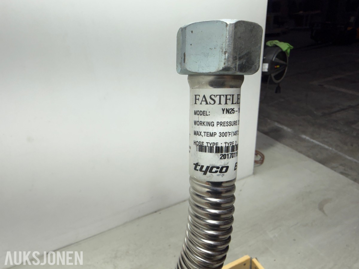 Fleksible metallslanger med koblinger og tilbehør