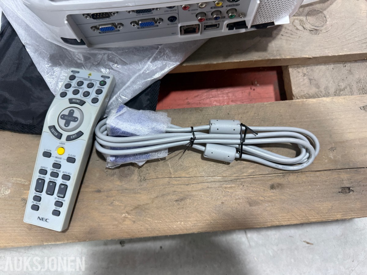 NEC LT280 LCD-projektor med fjernkontroll