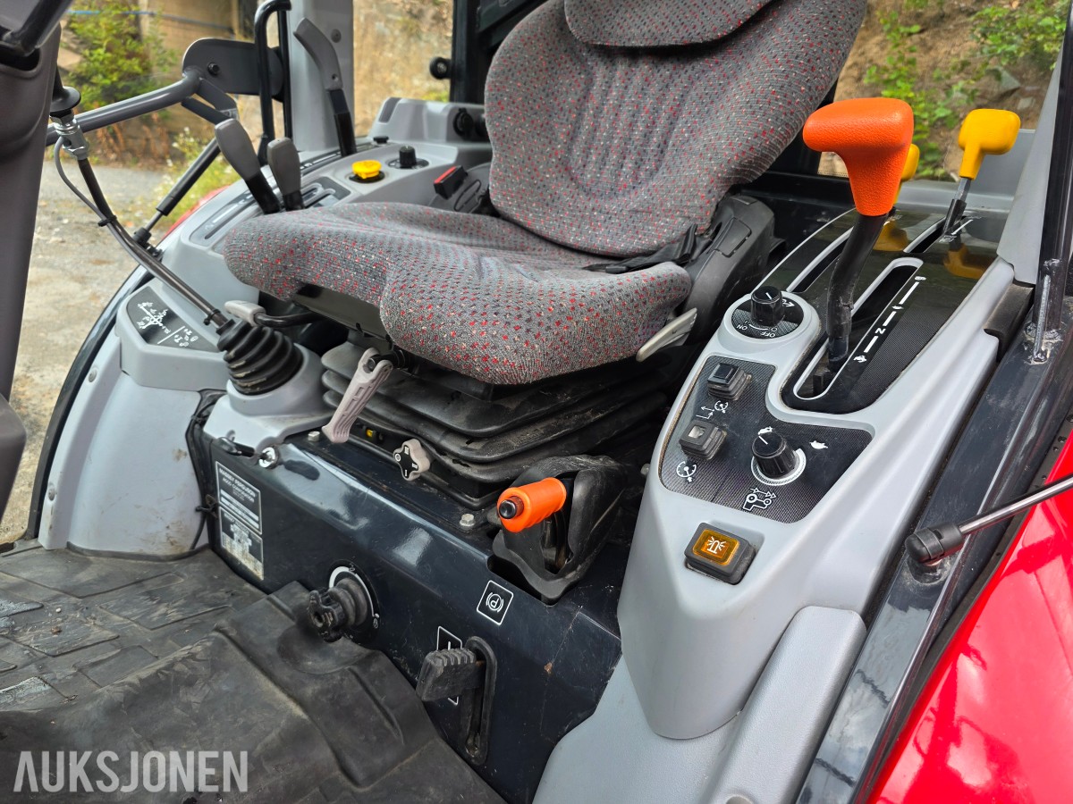 2022 Massey Ferguson 1740 M vinterrigget kompakttraktor
