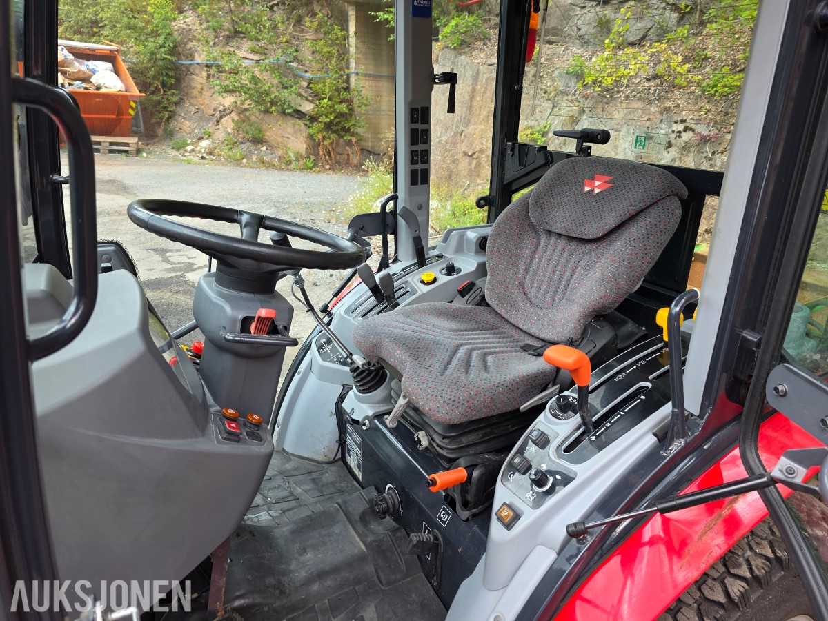 2022 Massey Ferguson 1740 M vinterrigget kompakttraktor