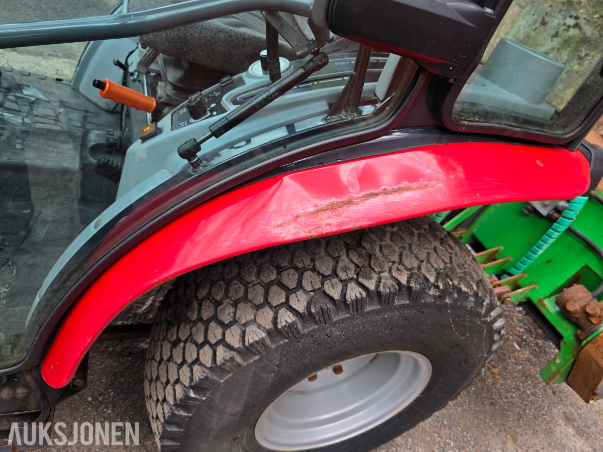 2022 Massey Ferguson 1740 M vinterrigget kompakttraktor