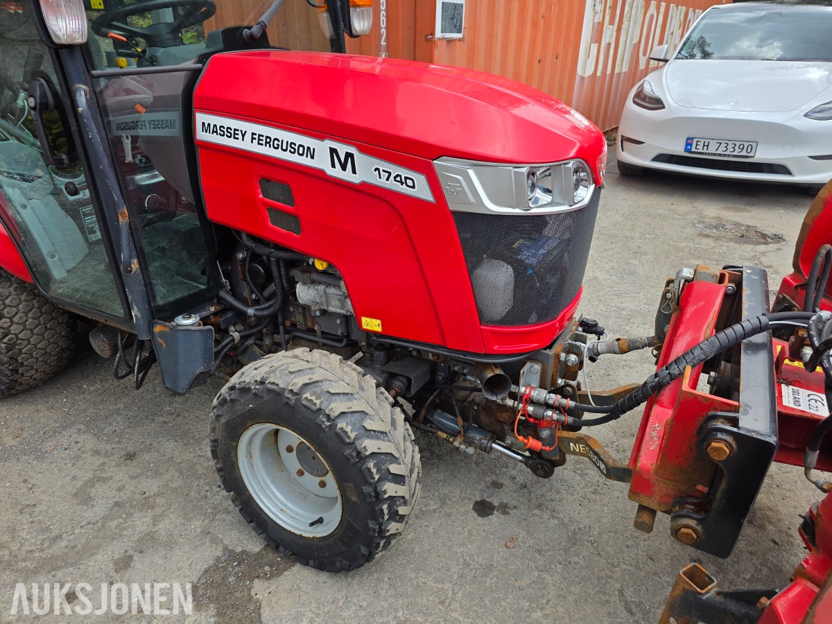2022 Massey Ferguson 1740 M vinterrigget kompakttraktor