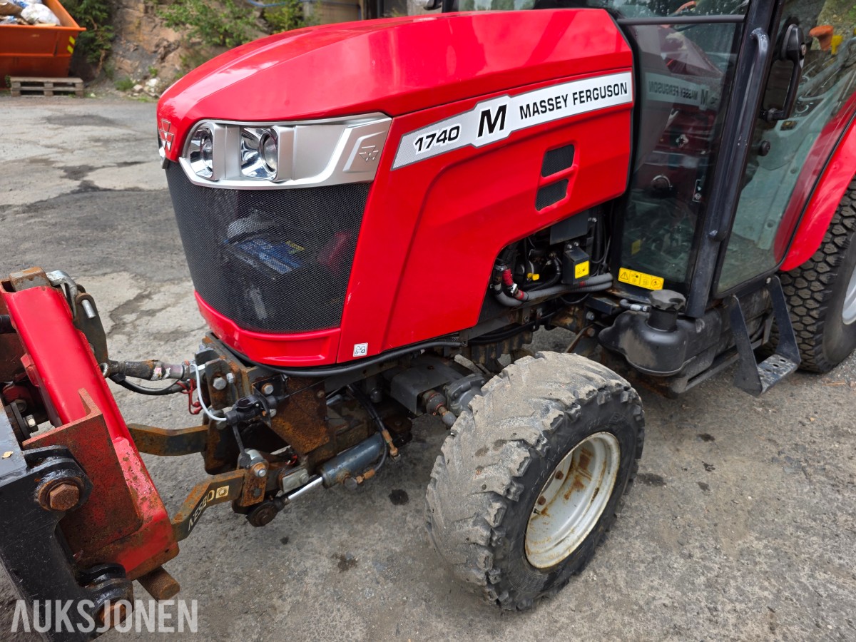 2022 Massey Ferguson 1740 M vinterrigget kompakttraktor